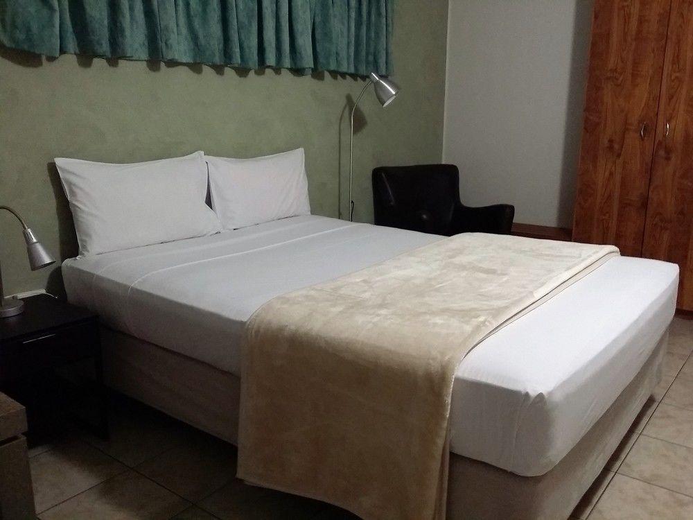 Galaxy Mackay Motor Inn Экстерьер фото