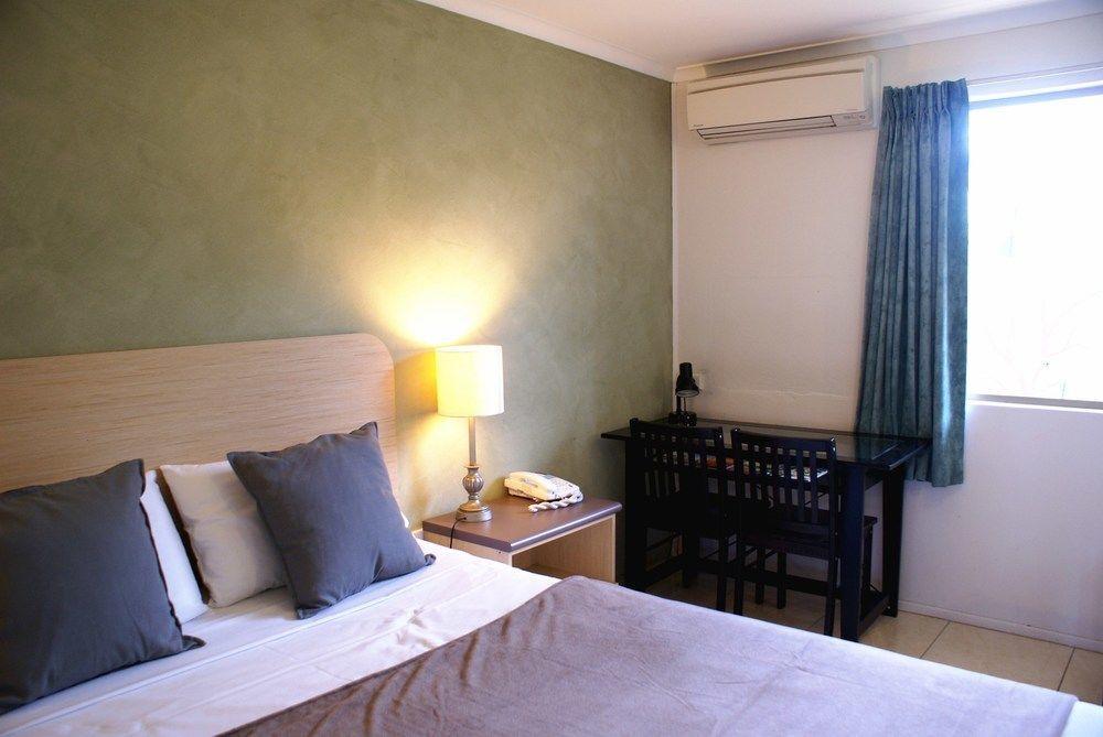 Galaxy Mackay Motor Inn Экстерьер фото