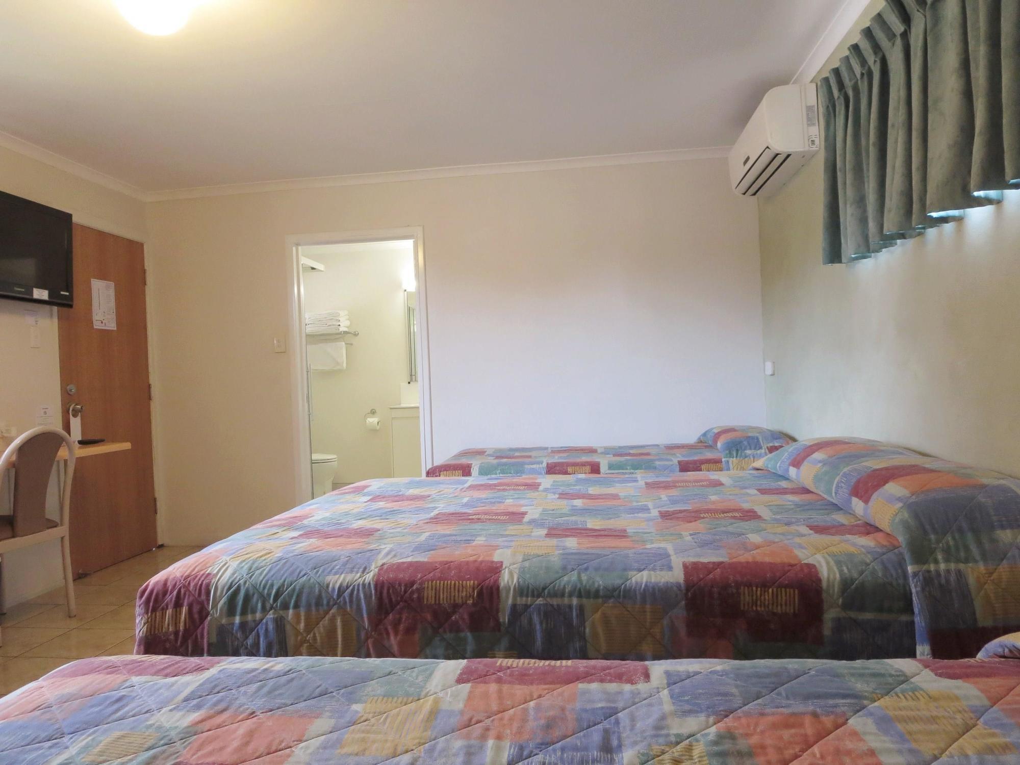 Galaxy Mackay Motor Inn Экстерьер фото