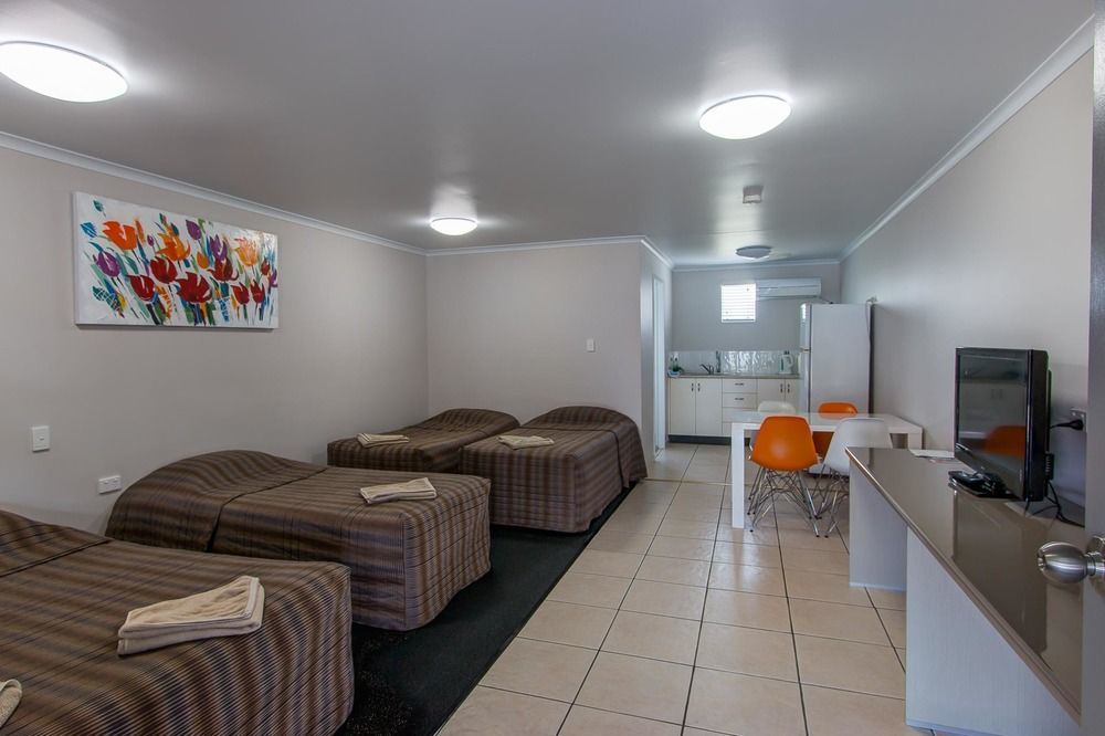 Galaxy Mackay Motor Inn Экстерьер фото